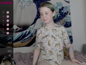 girl
        yoliverse cam image #372543