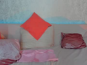 girl
        madeline_jackson cam image #307601