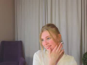 girl
        edytdevon cam image #4098088