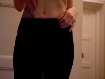 girl
        ellaa91 cam image #447954