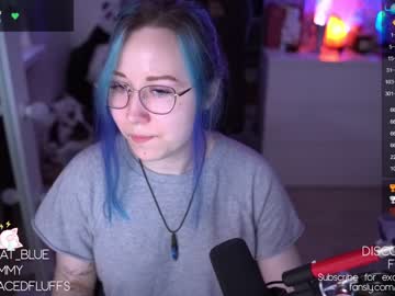 girl
        blue_mooncat cam image #1765692