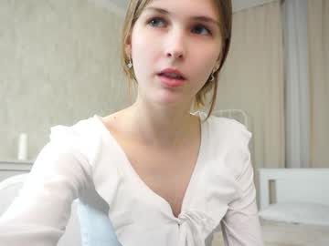 girl
        hildgaillard cam image #6741653