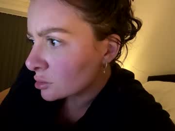 girl
        lovelavender_ cam image #6011296