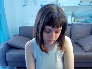 girl
        heathercarols cam image #1769127