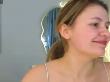 girl
        cuteemia__ cam image #6043452