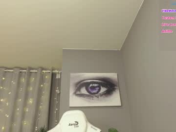 girl
        meganiex cam image #6752461