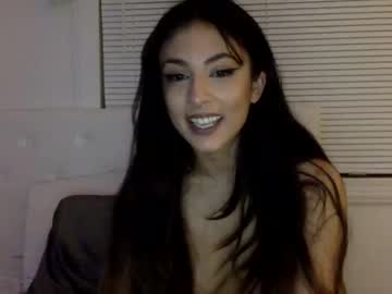 girl
        brownmeow cam image #927629