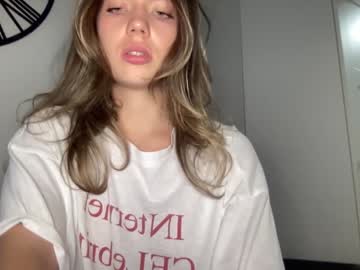 girl
        angel_from_sky cam image #4383063