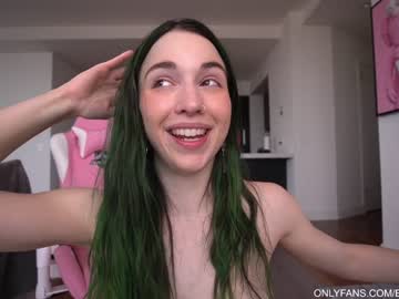 girl
        bailey_eilish cam image #3959416