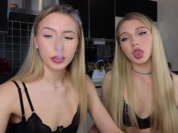 girl
        yononeey cam image #3813999