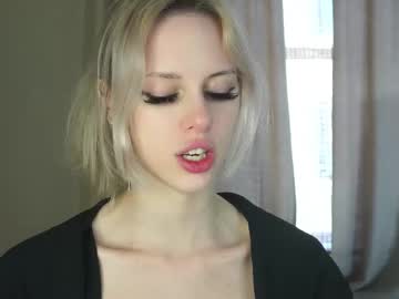 girl
        audreycarvin cam image #6796568