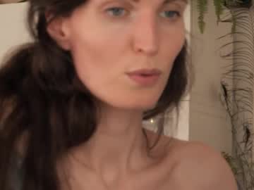 girl
        yulladao cam image #6215772