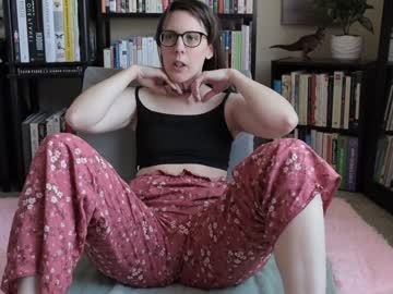 girl
        ellynaomi cam image #1404445
