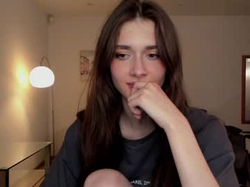 girl
        _wilson__ cam image #1928925