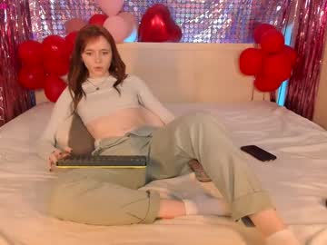 girl
        miss_redfox cam image #924984