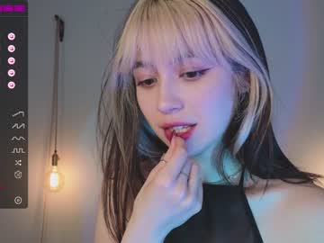 girl
        y_u_m_i_k_a cam image #1215909
