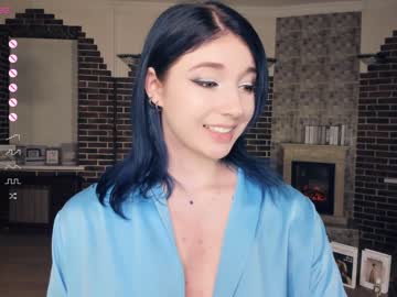 girl
        your_desssert cam image #3700808