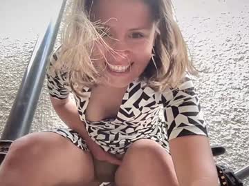 girl
        eatmypie69 cam image #6582712