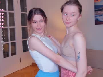 couple
        _hollydolly_ cam image #3470123