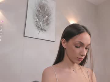 girl
        jessmillerd cam image #2815608