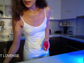 girl
        anna_shine_ cam image #2421910