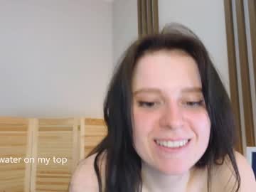 girl
        rosie_blush cam image #1110484
