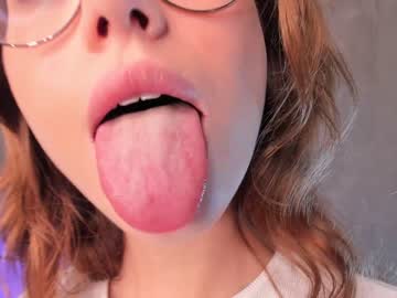 girl
        olivia_madyson cam image #2422203