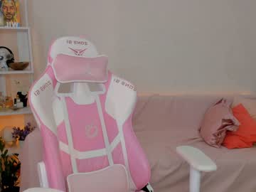 girl
        madeline_jackson cam image #2040385