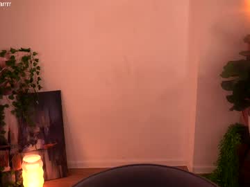 girl
        shiningstarrr cam image #6945014