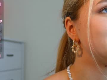 girl
        molly__meow cam image #3983723