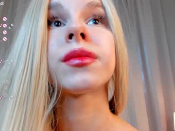 girl
        goldbutterfly_ cam image #4912121
