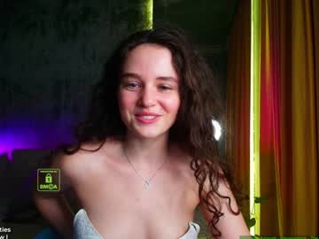 girl
        demurelixir cam image #4788221