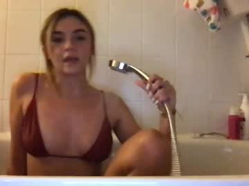 girl
        madyylovee cam image #119279