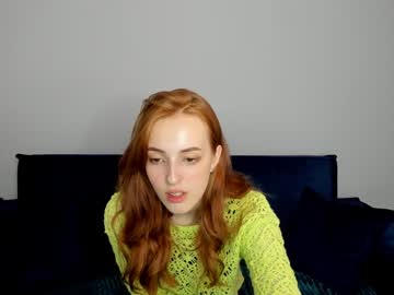 girl
        skye_walker cam image #1997440