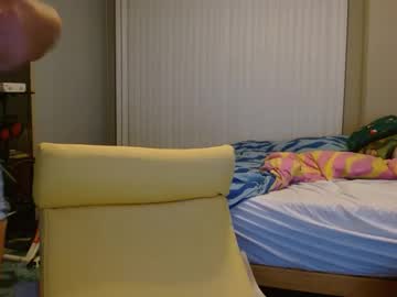 girl
        emma_peaches18 cam image #4618082