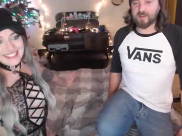 couple
        beermoneyplz cam image #3201674