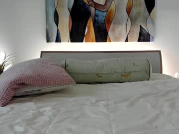girl
        mis_eva cam image #4474756
