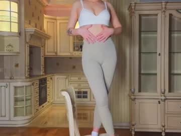 girl
        maxinefarlow cam image #3842309