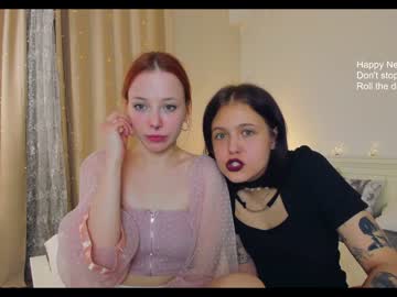 girl
        noah_grant cam image #564288