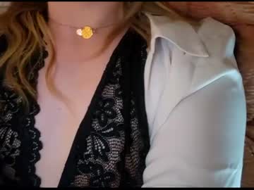 girl
        hockeywife cam image #1338450