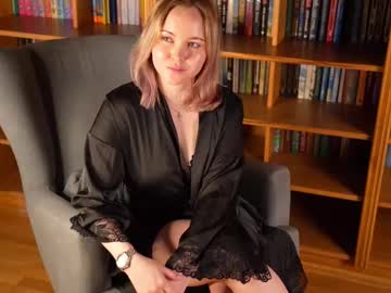 girl
        dinasmit cam image #5100683