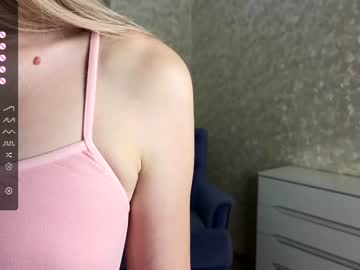 girl
        sandra_cheeks cam image #2245391