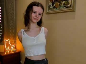 girl
        maryrogersa cam image #2377511