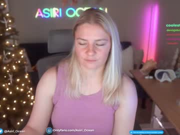 girl
        asiri_ocean cam image #3055399