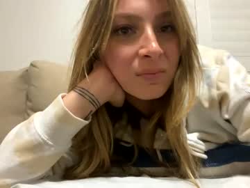 girl
        zarahkeller cam image #1932217
