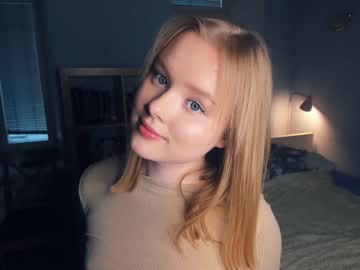 girl
        sun_shiiine cam image #1292389