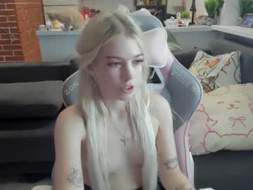 girl
        mia_gothh cam image #4456240
