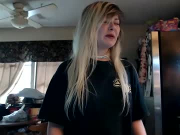 girl
        kipsy420 cam image #6474513