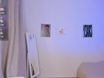 girl
        miavixxenn cam image #6270706