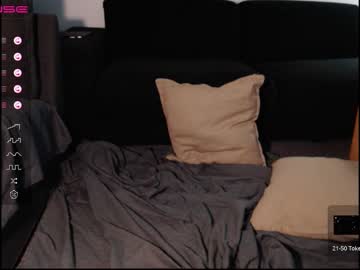 girl
        cherrrish_ cam image #2288934